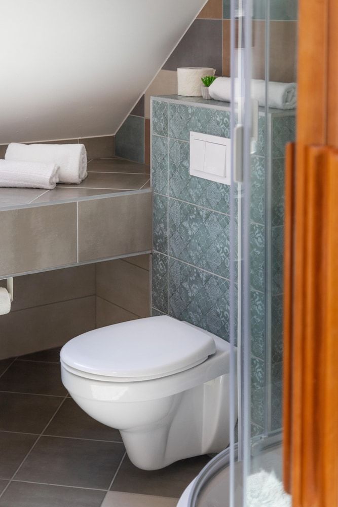 undefined Newly Refurbished Loft Near City Center 8