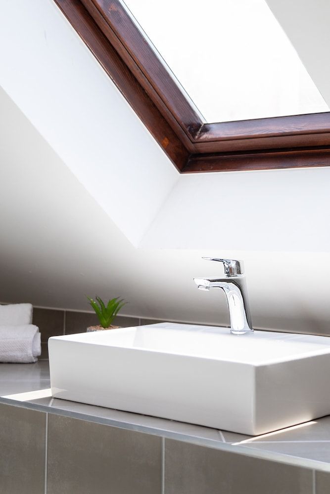 undefined Newly Refurbished Loft Near City Center 6