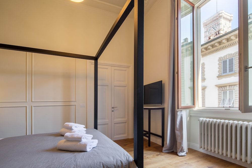 Florence Luxury Apartment al Duomo by Mmega Luxury Apartment, 3 Bedrooms 17