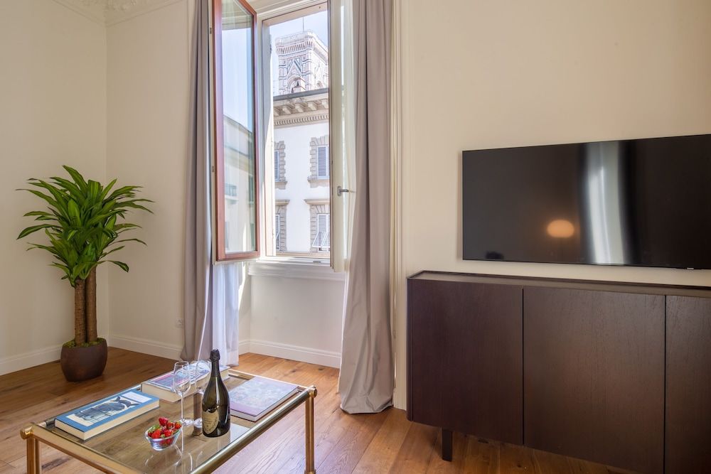 Florence Luxury Apartment al Duomo by Mmega Luxury Apartment, 3 Bedrooms 21