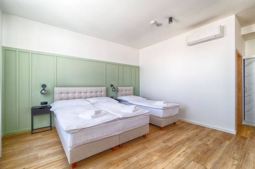 undefined LUMA TERRA PRAGUE 4