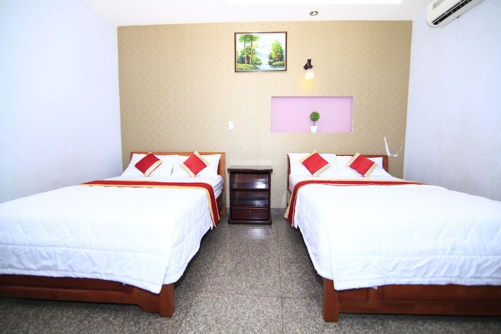 Truong Giang Hotel Family Room