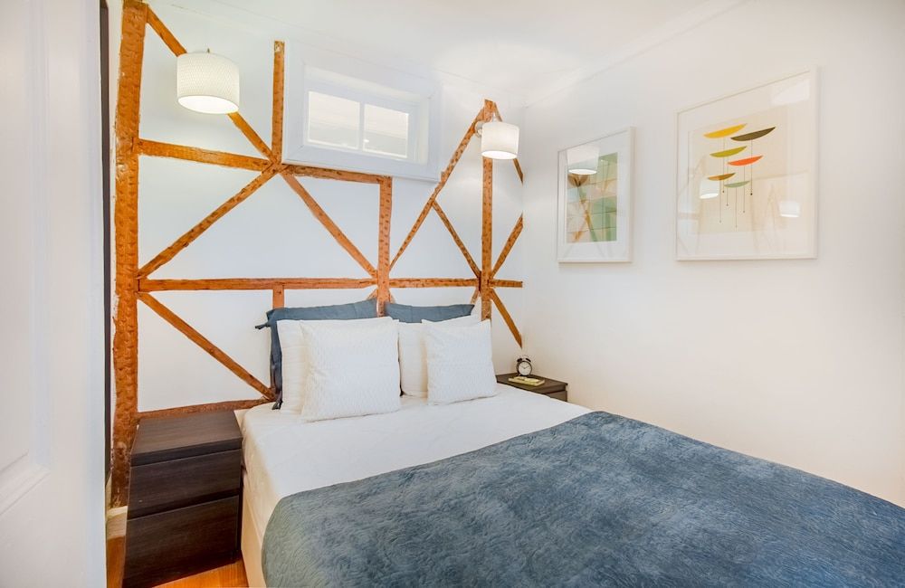 undefined Unique and Stylish Flat in Historic Lisbon 10