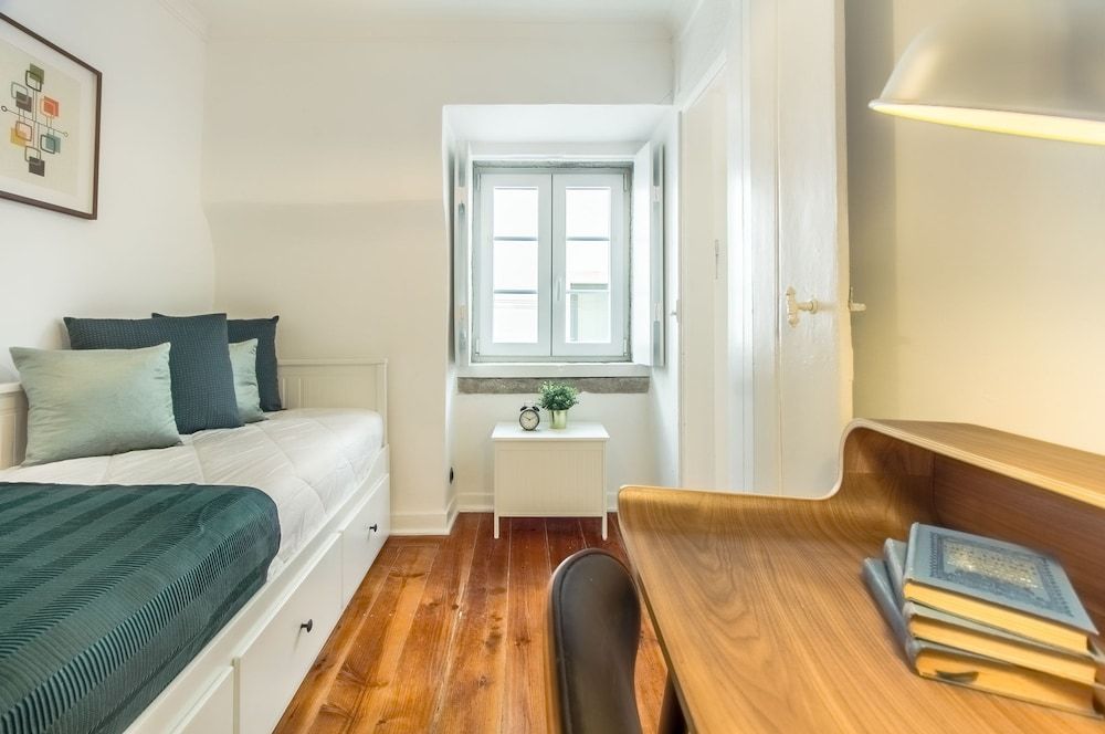 Unique and Stylish Flat in Historic Lisbon Apartment, 2 Bedrooms 15