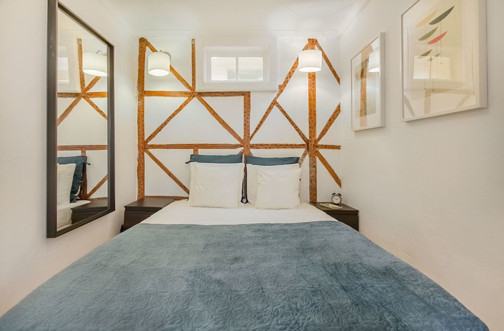 undefined Unique and Stylish Flat in Historic Lisbon 9