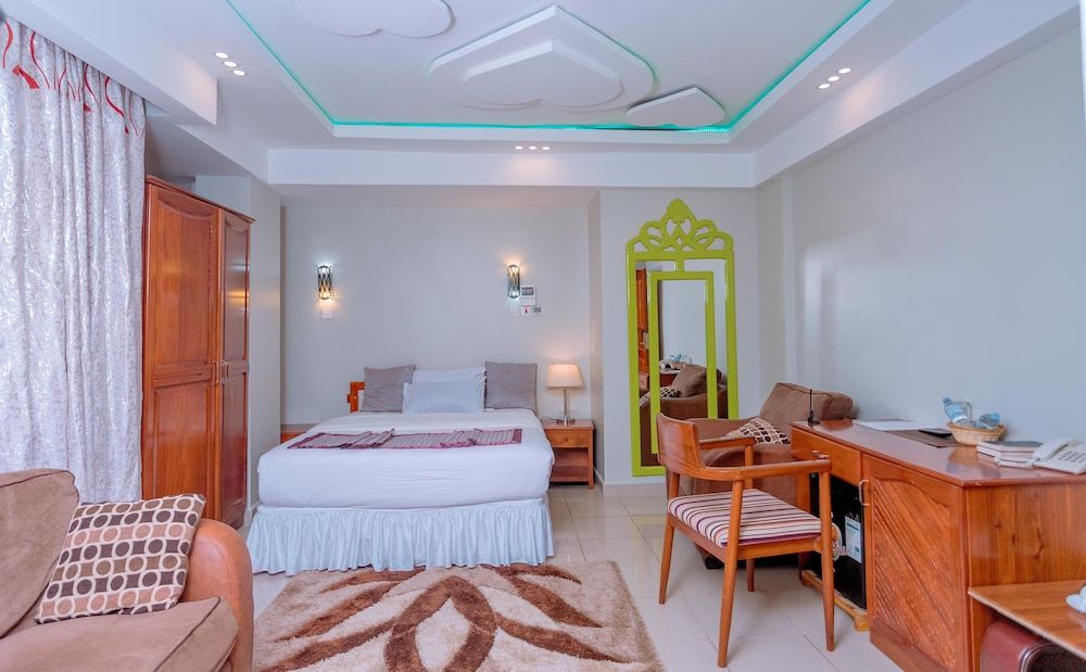 Selig Hotel Deluxe Room 7