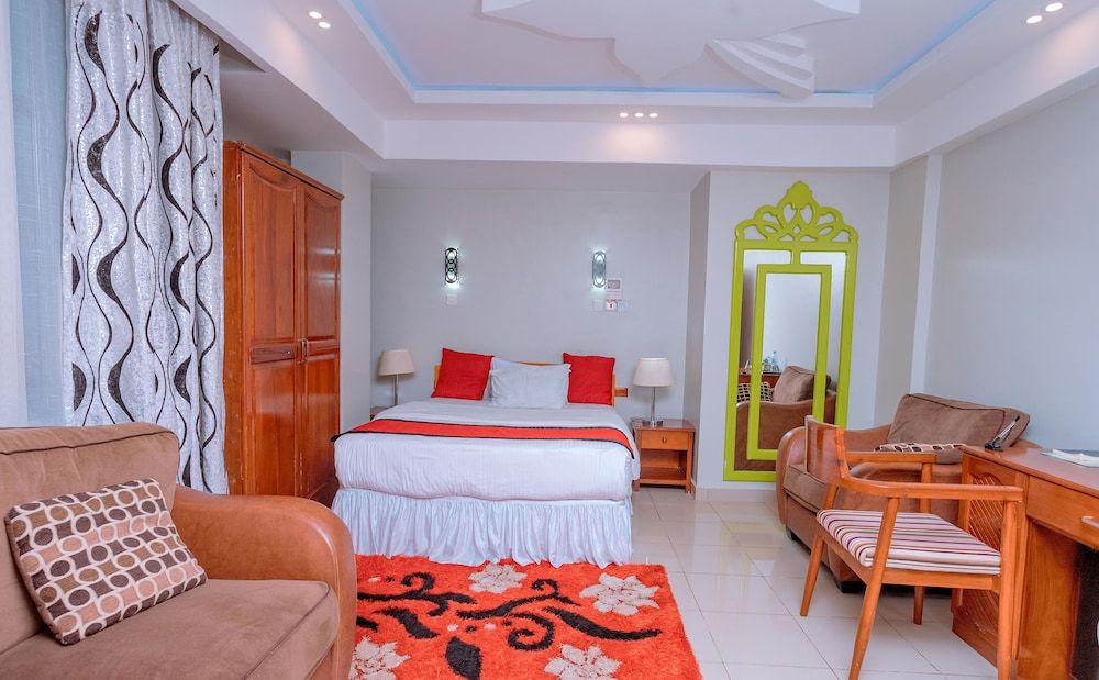 Selig Hotel Deluxe Room 6