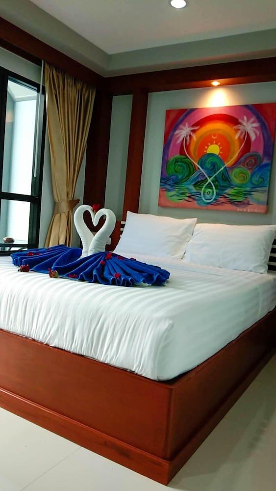 CC Beach Resort Deluxe Double Room 6