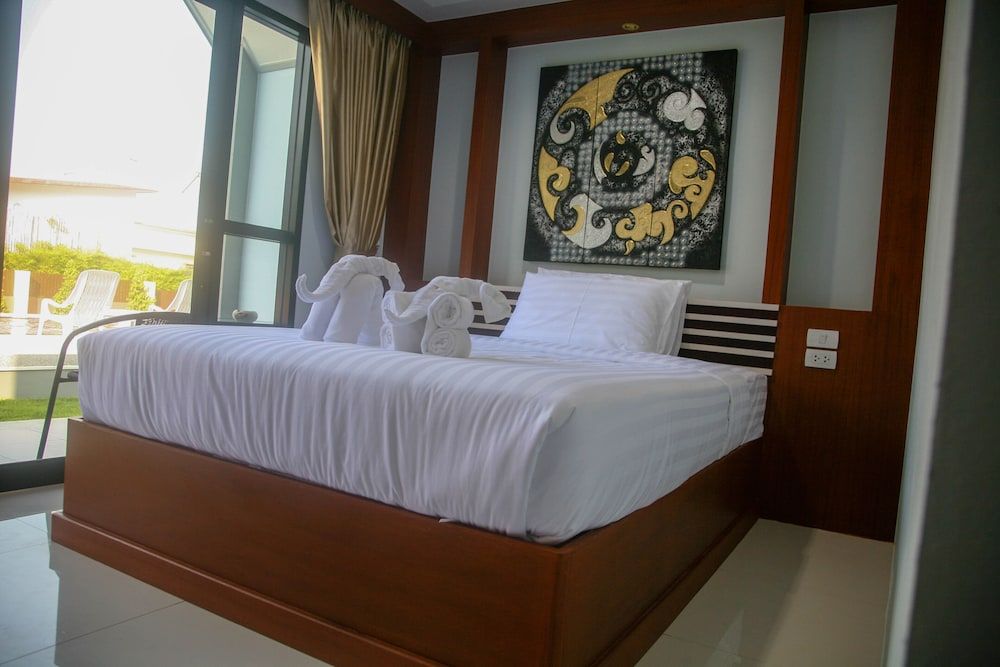 CC Beach Resort Deluxe Double Room