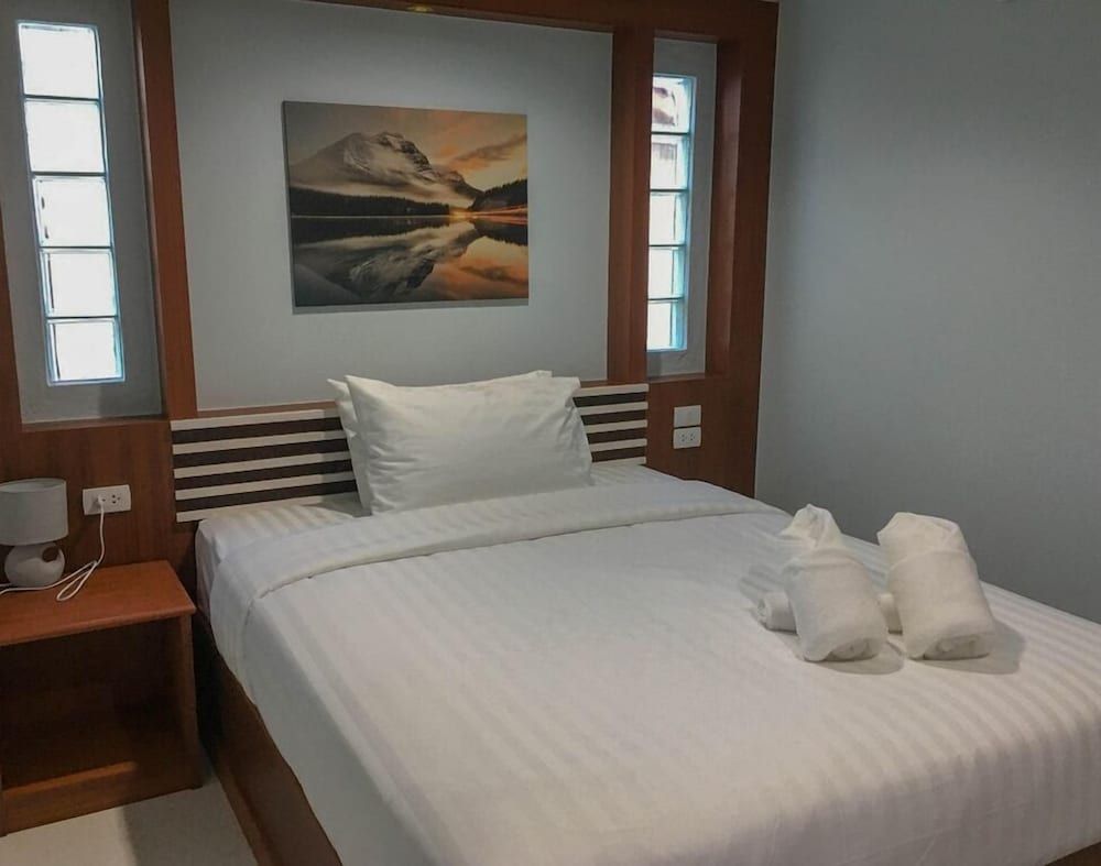 CC Beach Resort Deluxe Double Room 4