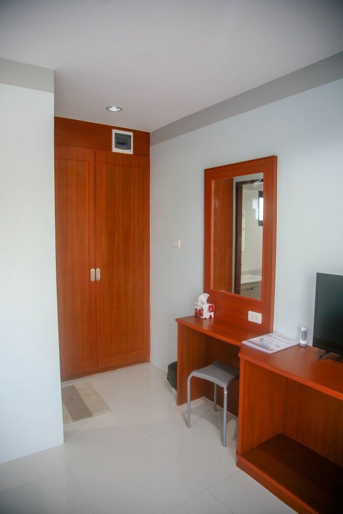 CC Beach Resort Deluxe Double Room 17