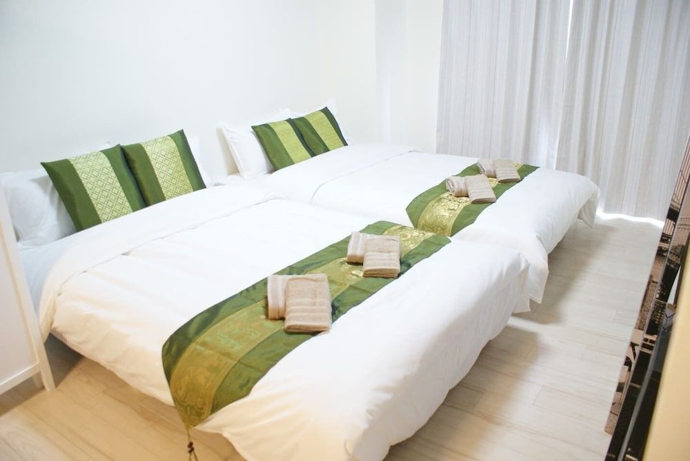 undefined Shin-Osaka GRAND-H 302 6