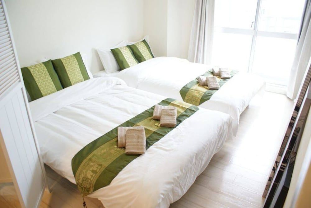 undefined Shin-Osaka GRAND-H 302 4