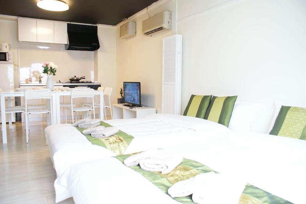 undefined Shin-Osaka GRAND-H 302 3