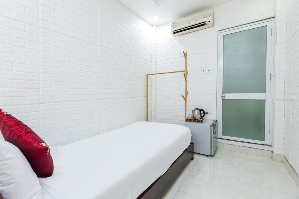 OYO 604 Queen Hotel Spot on Standard Twin 7