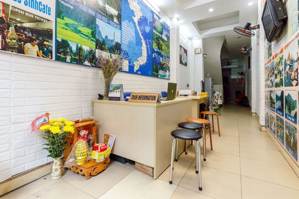 undefined OYO 604 Queen Hotel 8