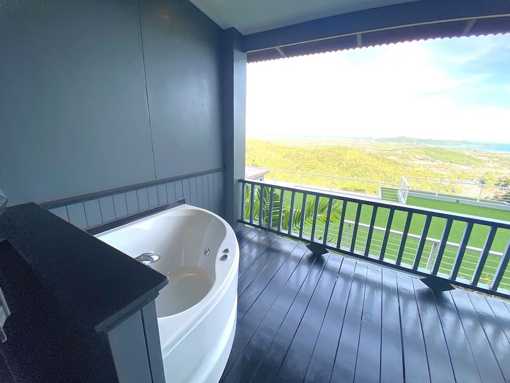 Phuket View Coffee and Resort Exotic Jacuzzi 9