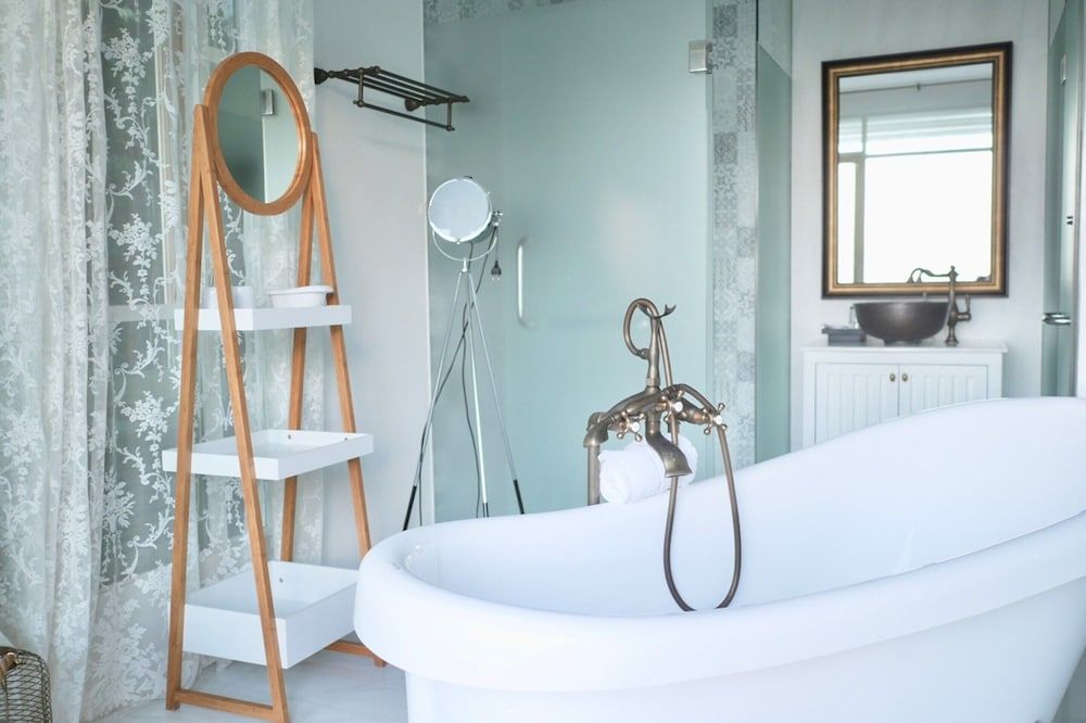 Phuket View Coffee and Resort Vintage Room 6