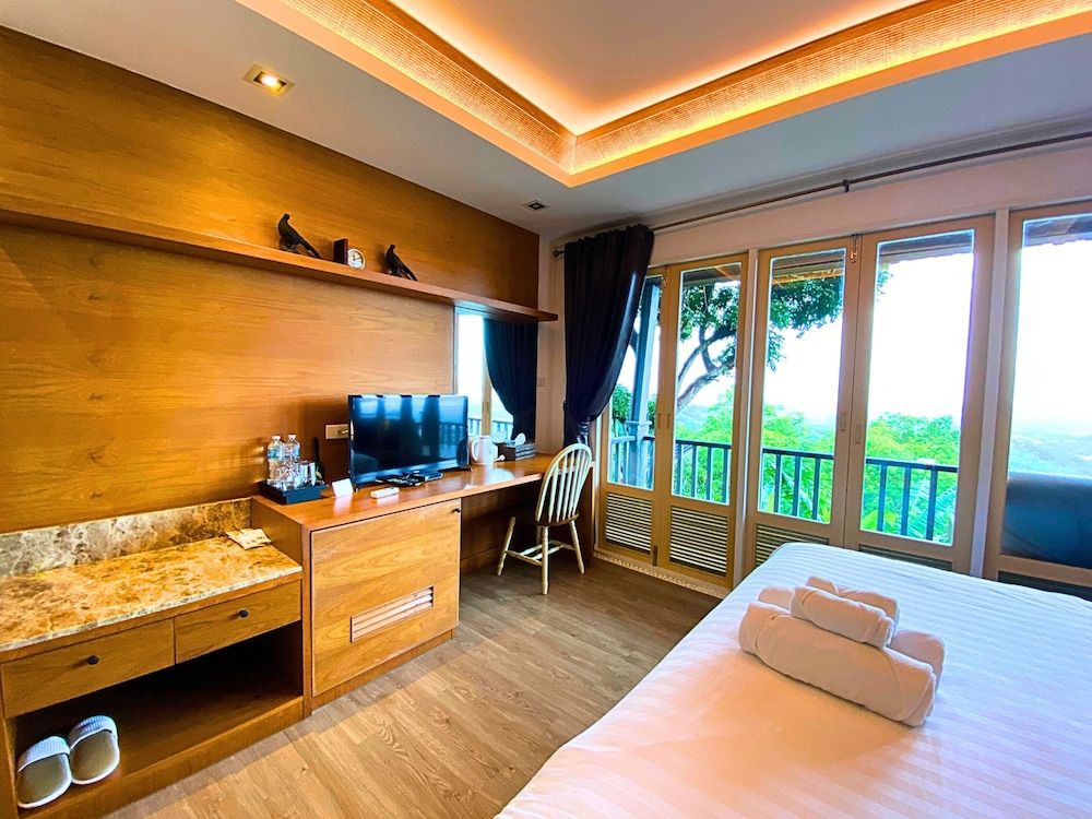 Phuket View Coffee and Resort Tropical Room 8