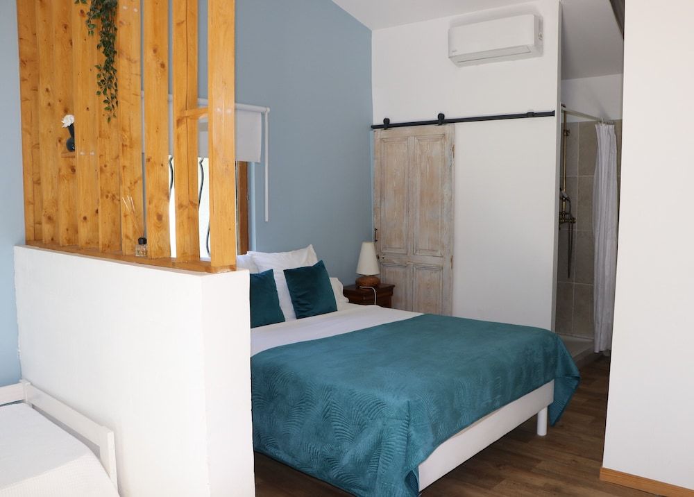 Mas Des Cerisiers Family Double or Twin Room, Multiple Beds 4