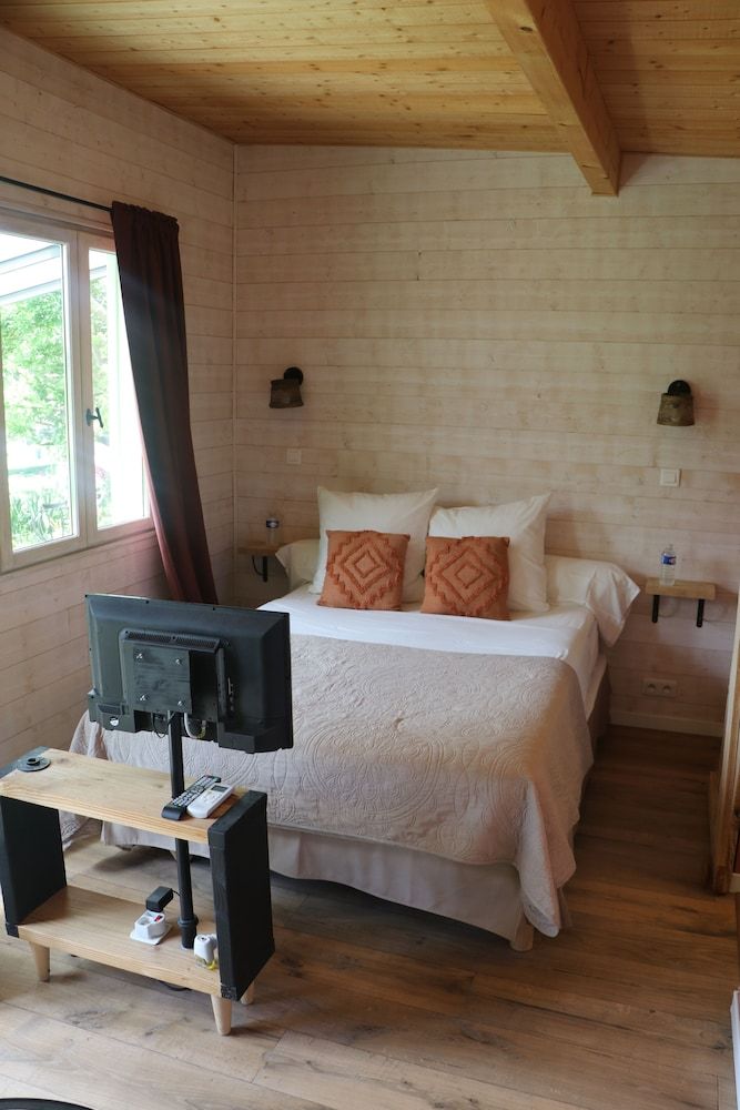 Standard Chalet