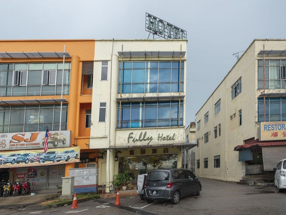 undefined Fully Hotel Desa Tebrau 6