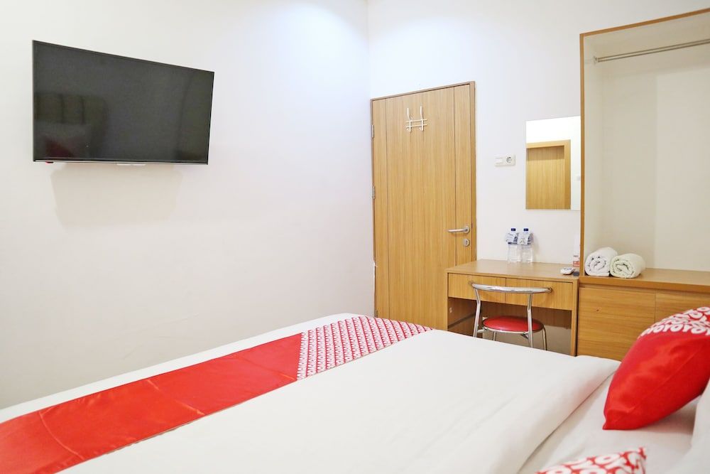 Hotel O M Authentic Kost Man Standard Double Room 3