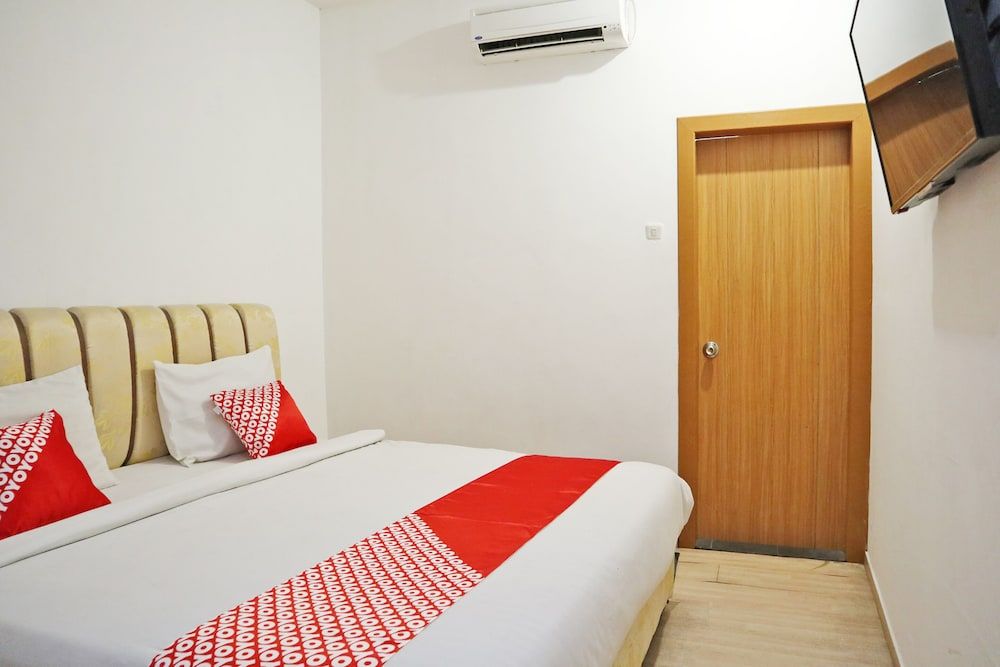 Hotel O M Authentic Kost Man Standard Double Room 4