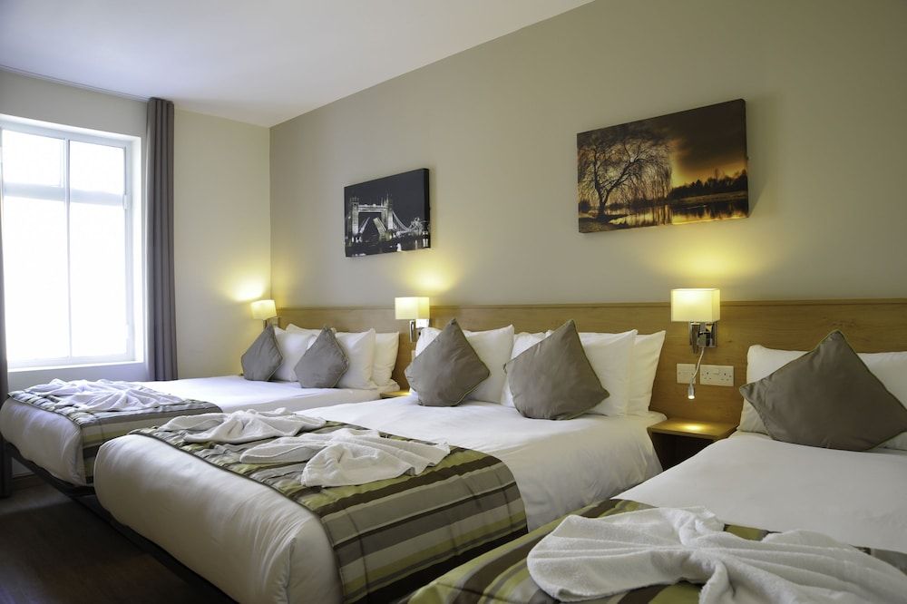 Family Room, Multiple Beds