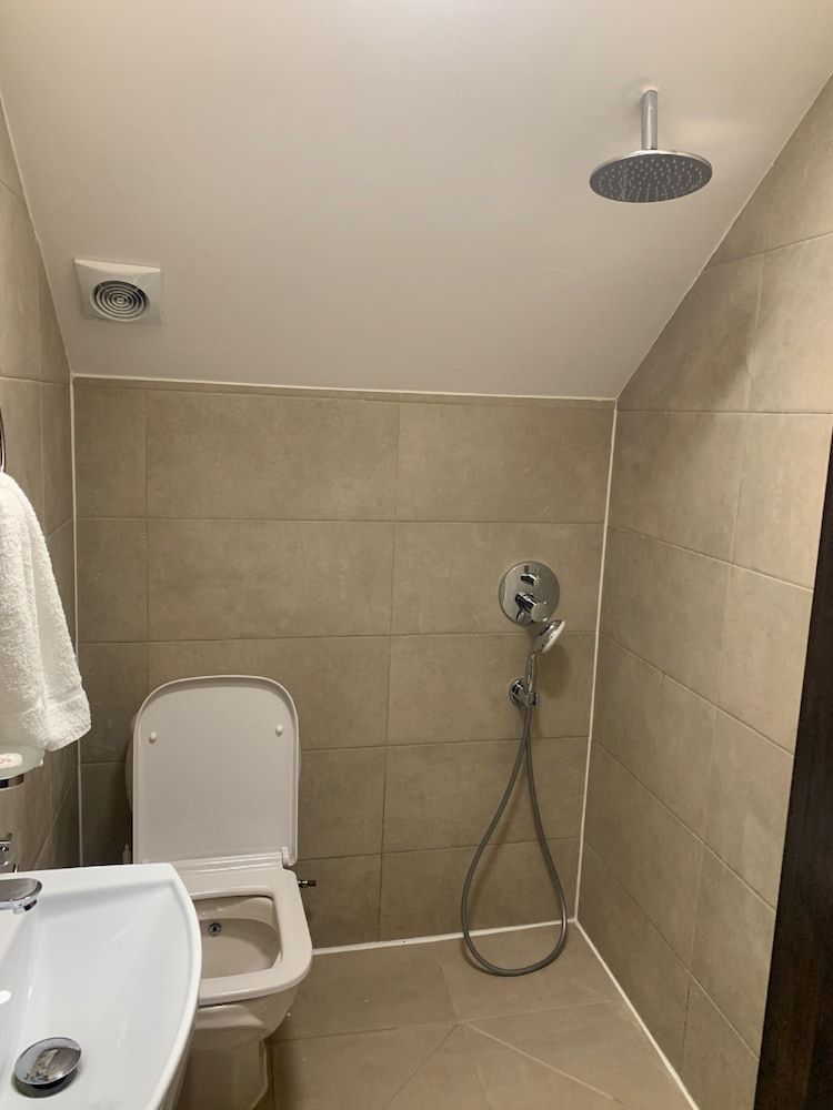 undefined Kings Cross Inn Hotel 9