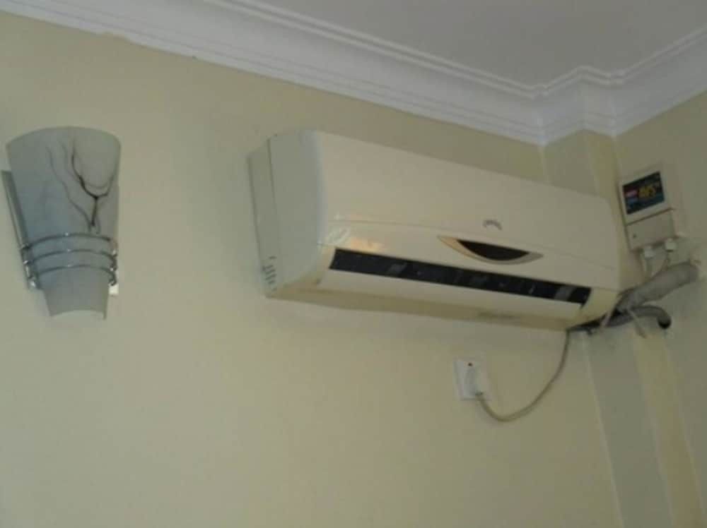 Jambo Village Hotel Deluxe Double Room 4