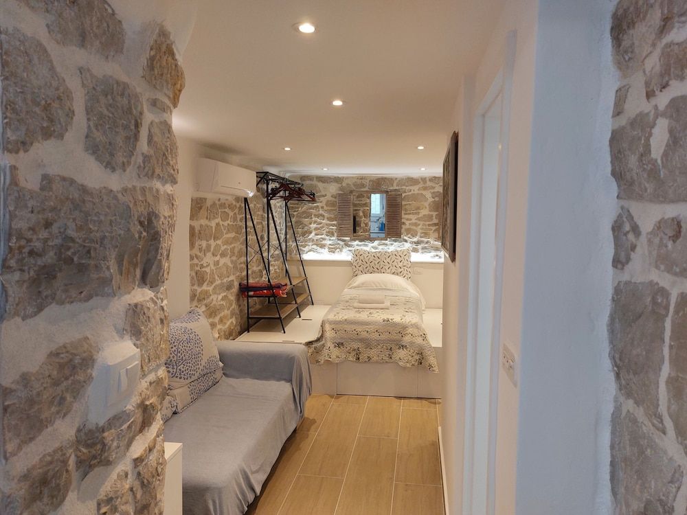 Homey 1-BR Apt Studio 23