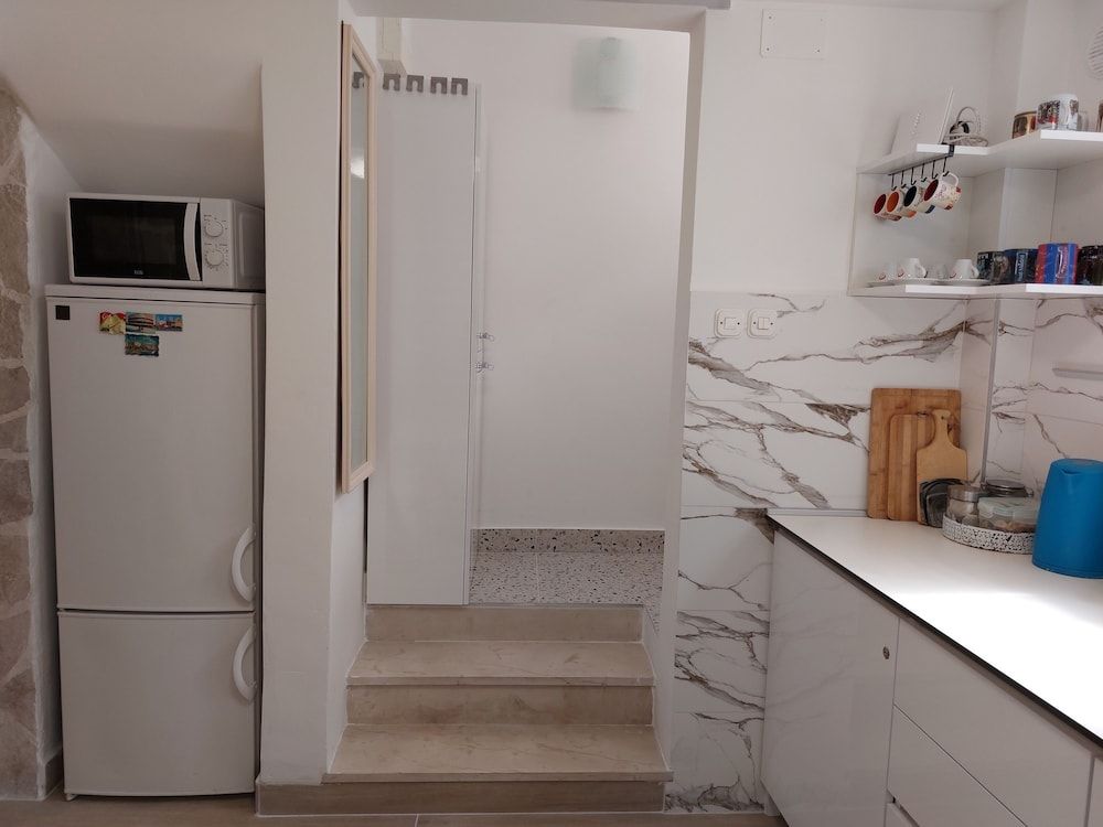 Homey 1-BR Apt Studio 24