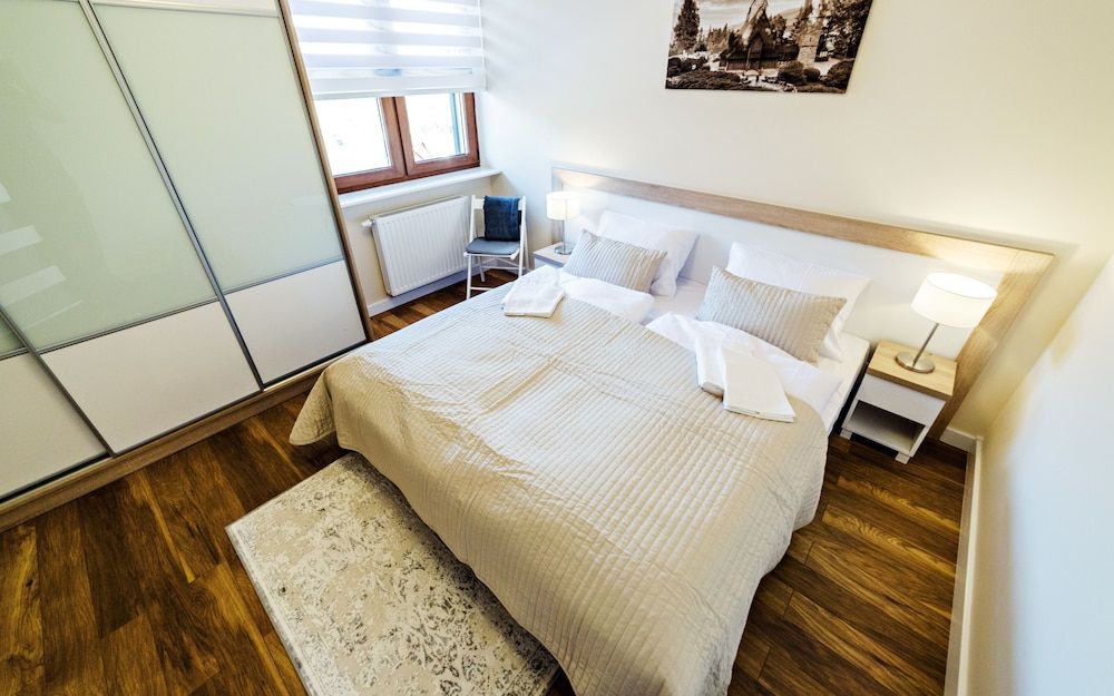 Apartment (Mysliwska 1E/05)