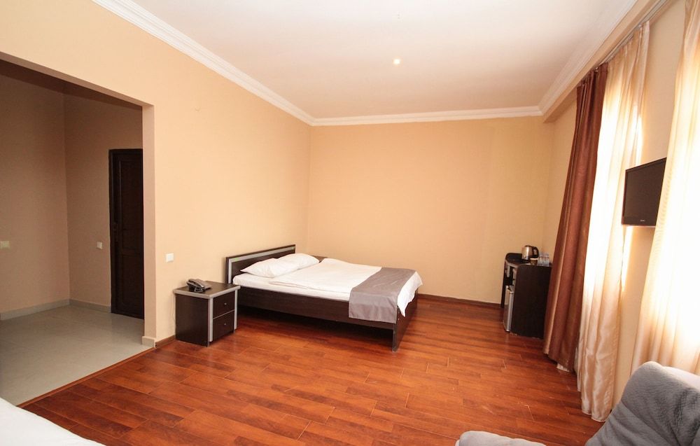 Hotel Aquapark Batumi Standard Triple Room 2