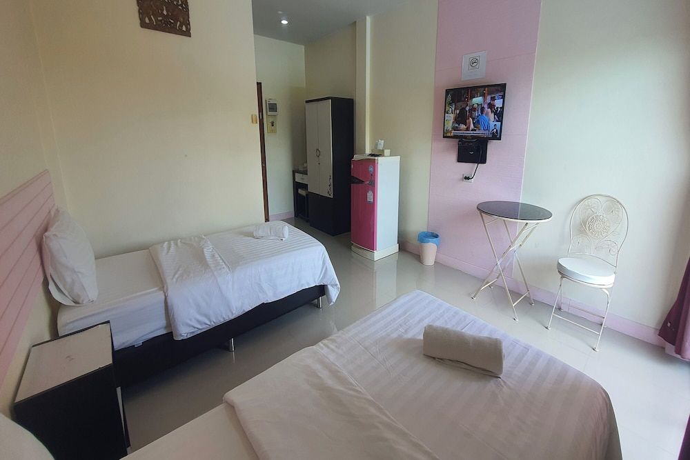 Standard Twin Room, Private Bathroom
