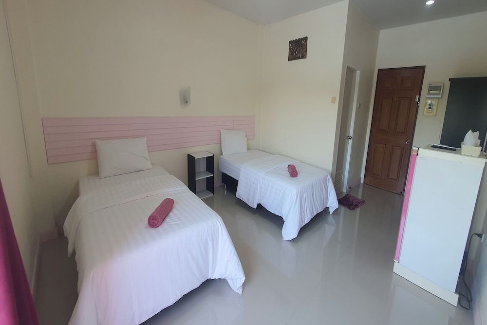 Standard Twin Room, Private Bathroom