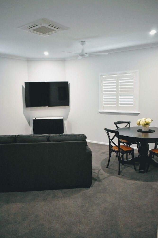 CocoBrew Boutique Apartments Two Bedroom Fitzroy Suite 12