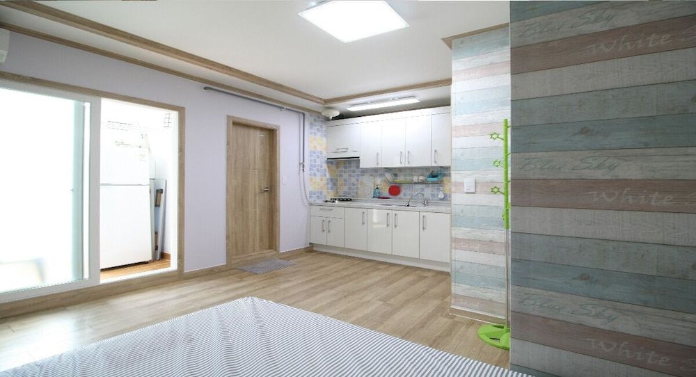 Byeoldul Pension BB3 Bed 2room (Room 2 + Bathroom 2) 11