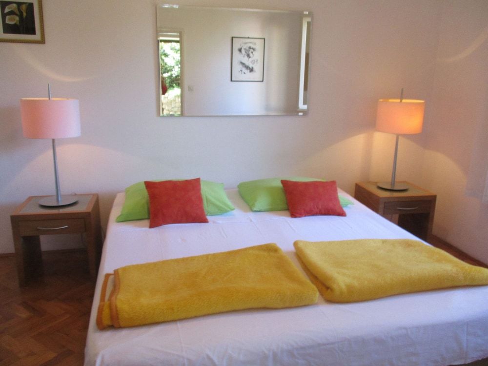 undefined Apartments And Rooms Artemida 2