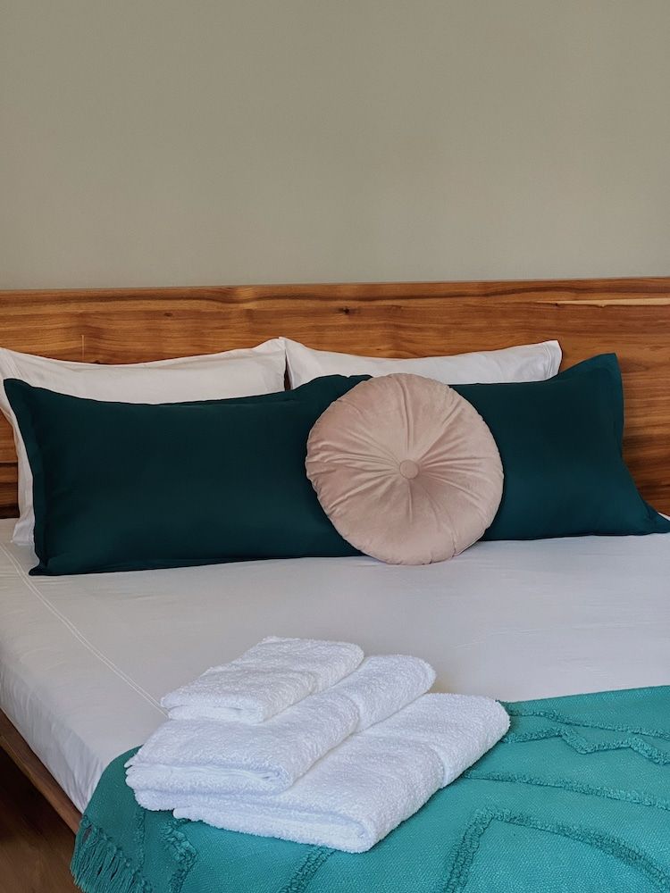 Luna House Deluxe Double Room, Ensuite 3