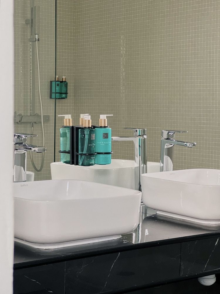 Luna House Deluxe Double Room, Ensuite 6