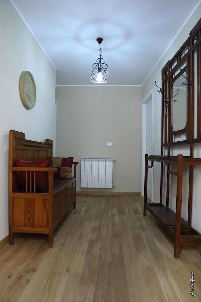 San Nicolò Holiday Home Triple Room, 1 Queen Bed with Sofa bed (Eleonora d'Angiò) 4