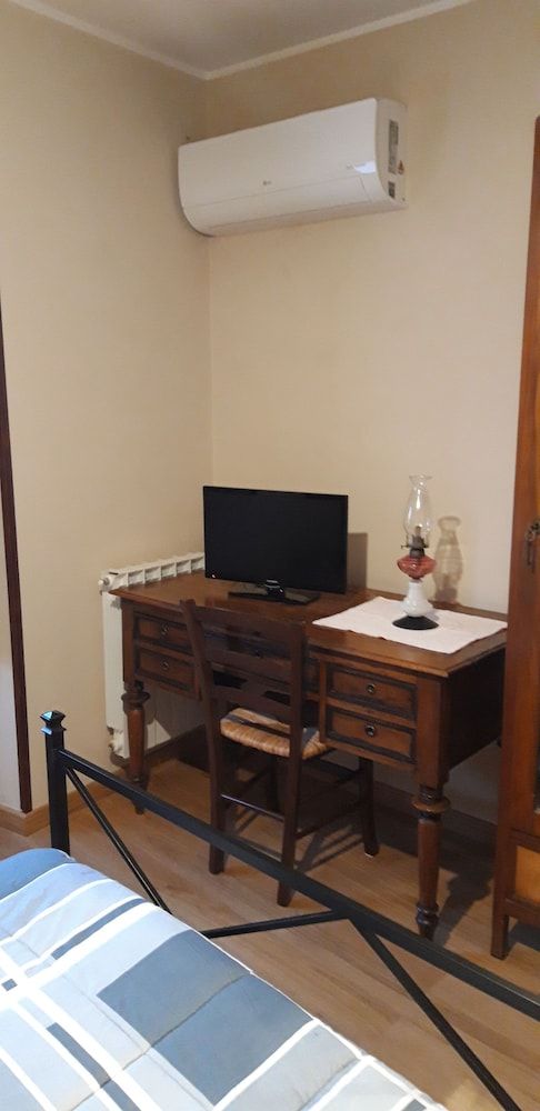 San Nicolò Holiday Home Double Room, 1 Queen Bed (Federico Il Grande) 4