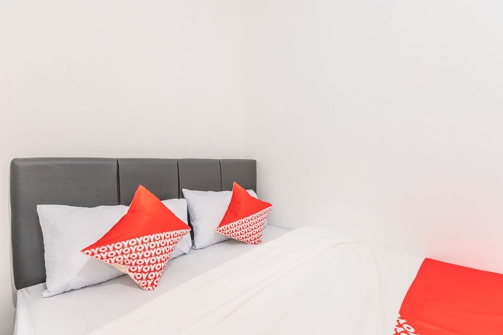 undefined Super OYO 2223 J&b Room Utan Kayu 9