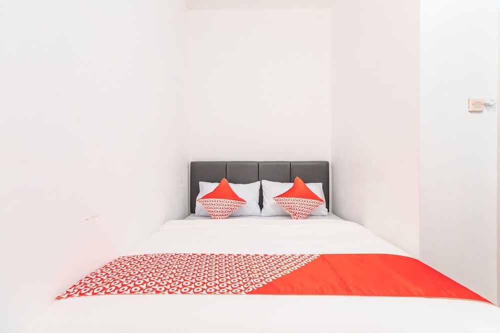 Super OYO 2223 J&b Room Utan Kayu Standard Double Room 9