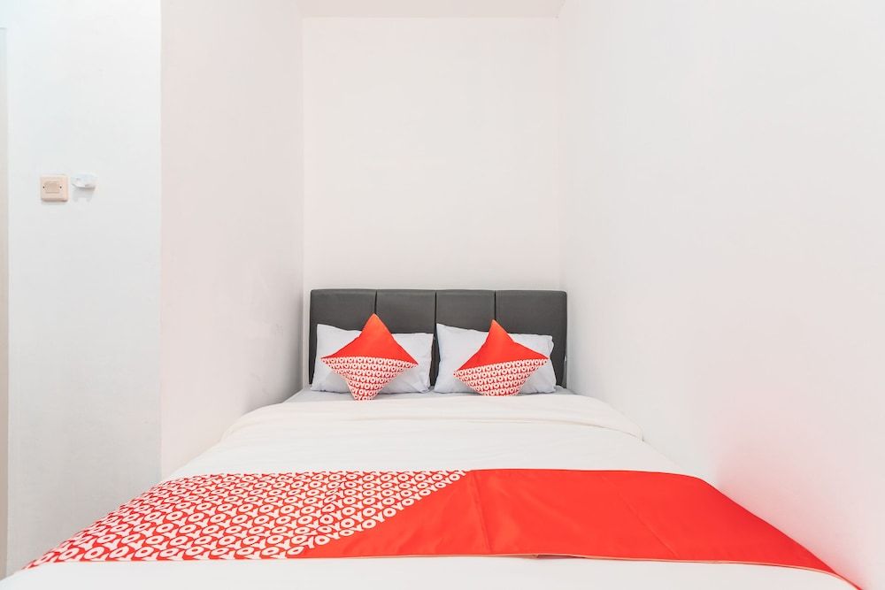 undefined Super OYO 2223 J&b Room Utan Kayu 10