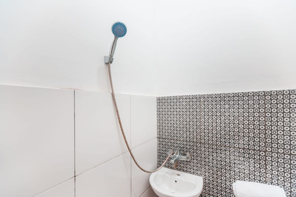 Super OYO 2223 J&b Room Utan Kayu Standard Double Room 12