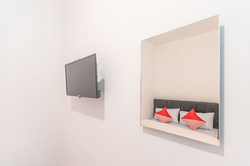 Super OYO 2223 J&b Room Utan Kayu Standard Double Room 11