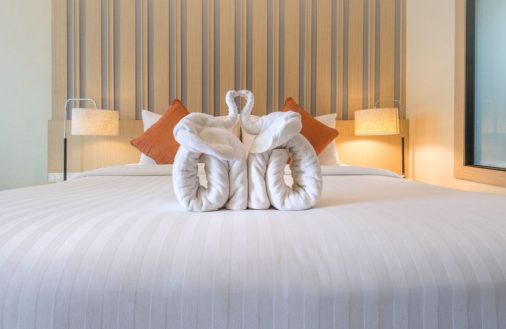 Lanta Sand Resort & Spa Beach Front Pool Access 4